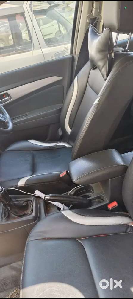 कोई दिक्कत नहीं है एक दम बढ़िया गाड़ी है