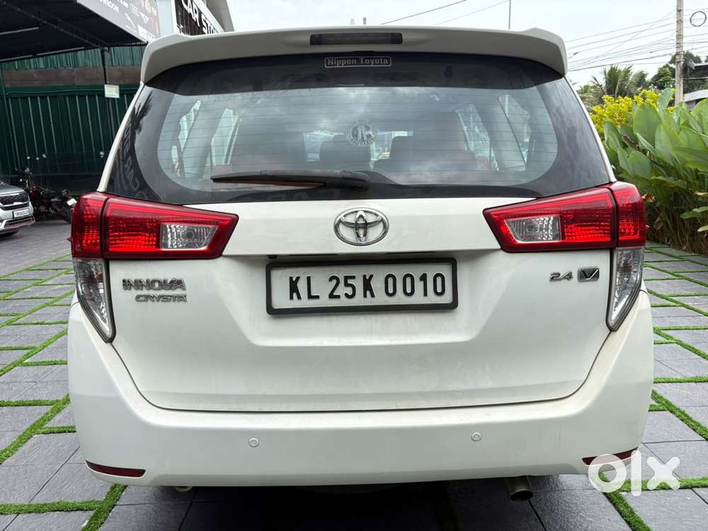 Toyota Innova Crysta 2.4 Vx Mt 8s, 2017, Diesel