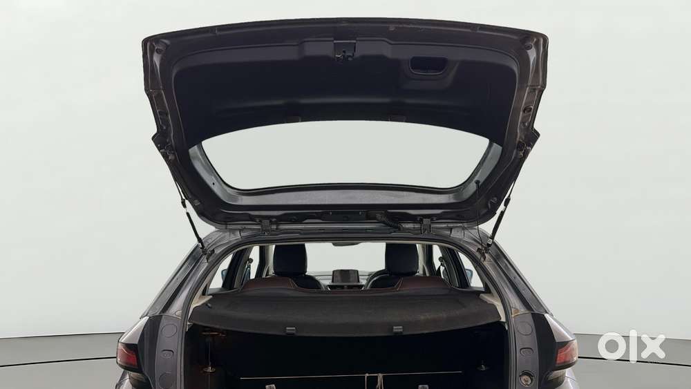 Tata Altroz 1.2 Xt, 2022, Petrol