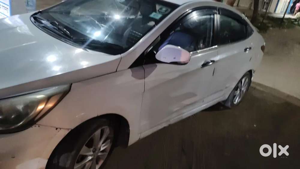 Hyundai Fluidic Verna 2012