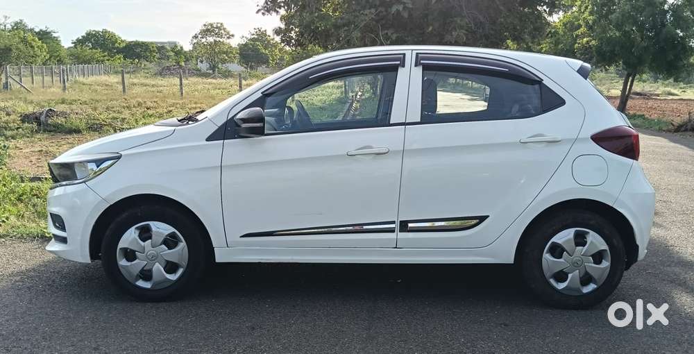 Tata Tiago, 2022, Petrol