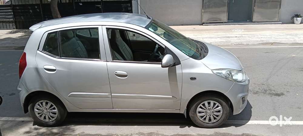 Hyundai I10 Sportz At, 2013, Petrol