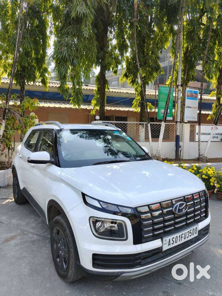 Hyundai Venue Sx Mt, 2023, Petrol