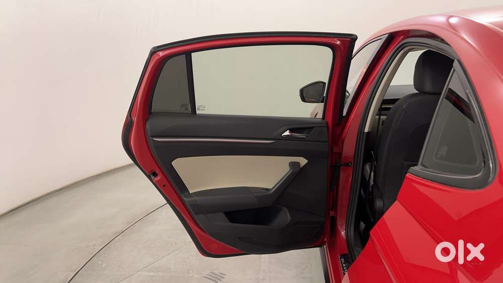 Skoda Slavia Style 1.0l Tsi At, 2022, Petrol