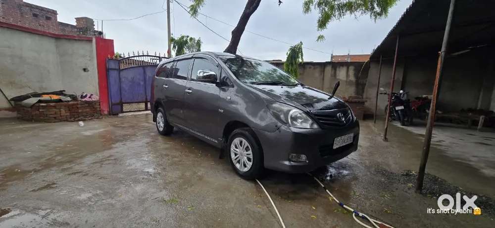 Toyota Innova 2010 Diesel Well Maintained