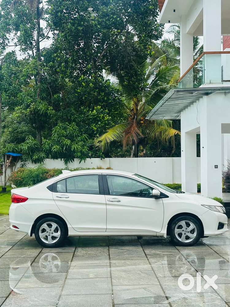 Honda City V Mt, 2015, Petrol