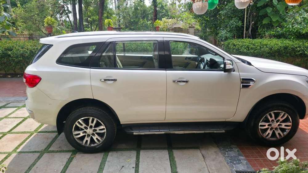 Hr 26 Company Record Ford Endeavour 2017 Titanium 3.2