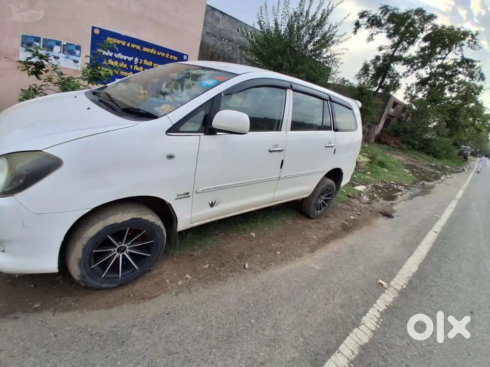 Toyota Innova 2010 Diesel Well Maintained