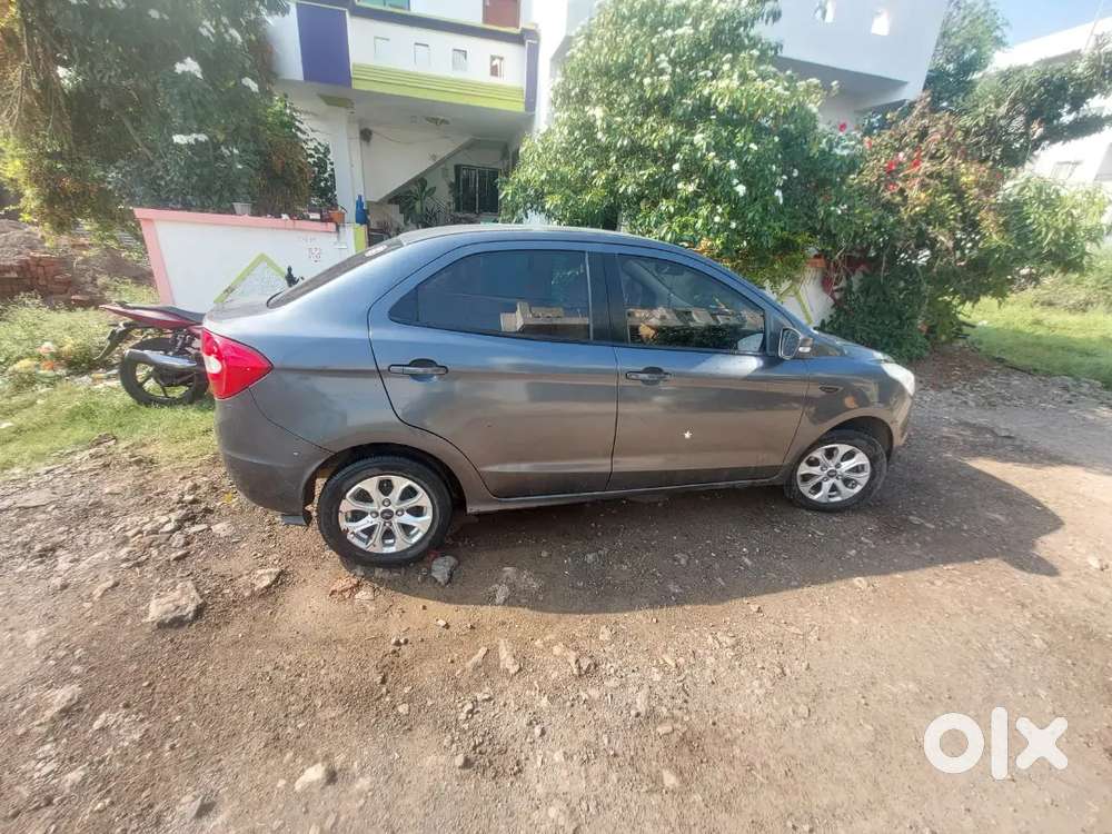 Ford Aspire Titanium Blu 2017