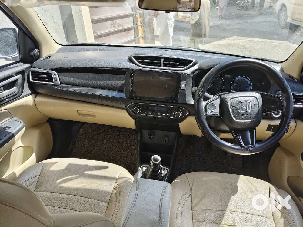 Honda Amaze Petrol Top Model Vmt With Push Start Stop Button.