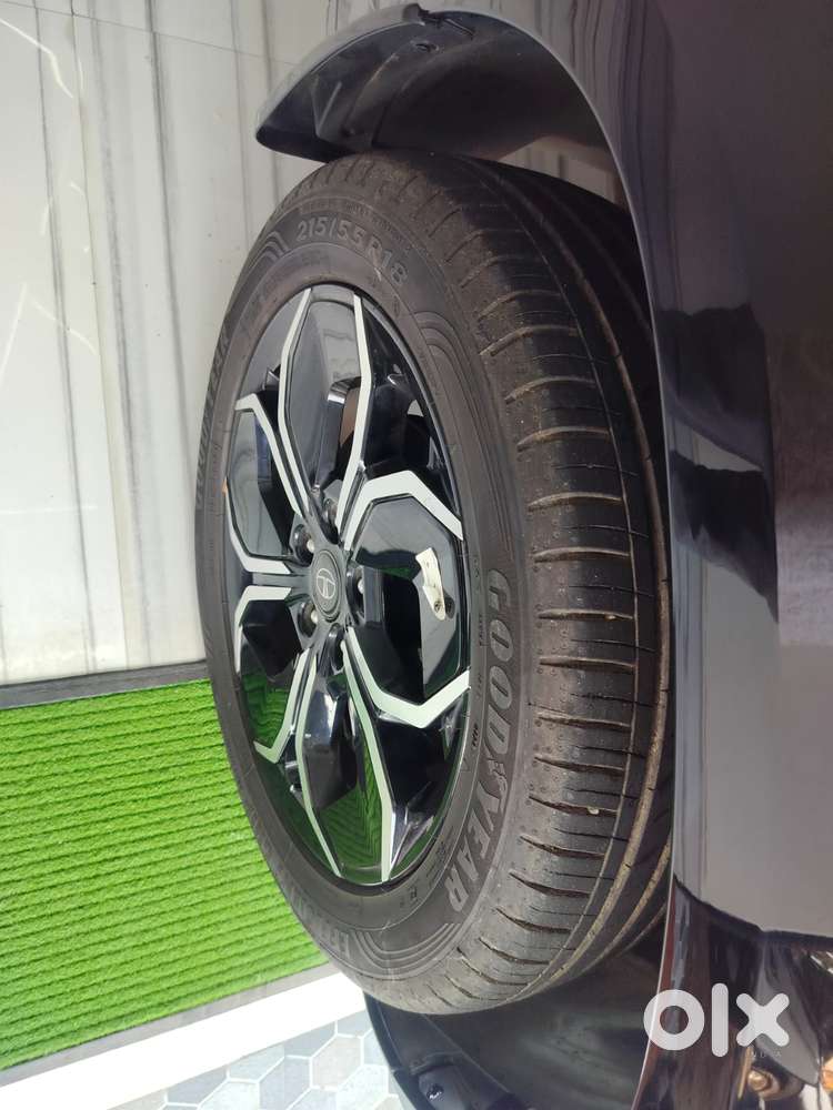 Tata Curvv Creative Plus S 1.2 Revotron Petrol 7dca, 2025, Petrol