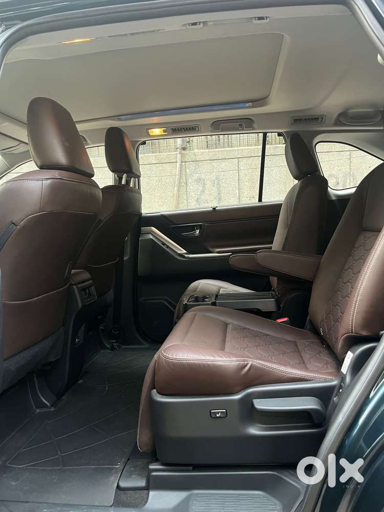 Toyota Innova Hycross 2.0 Zx (o) Hybrid 7 Str, 2024, Petrol