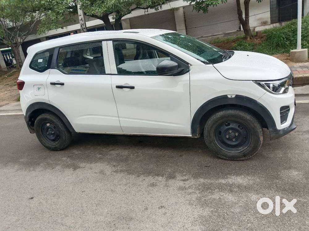 Renault Triber 1.0 Rxe, 2023, Petrol