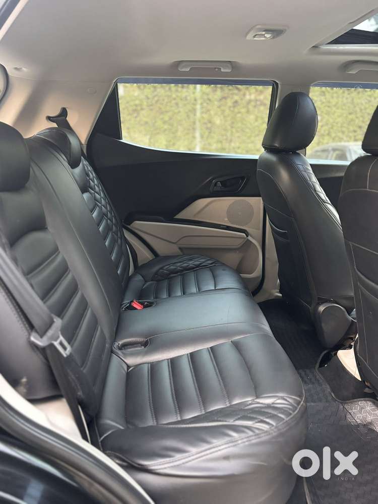 Mahindra Xuv300 W4, 2023, Cng & Hybrids