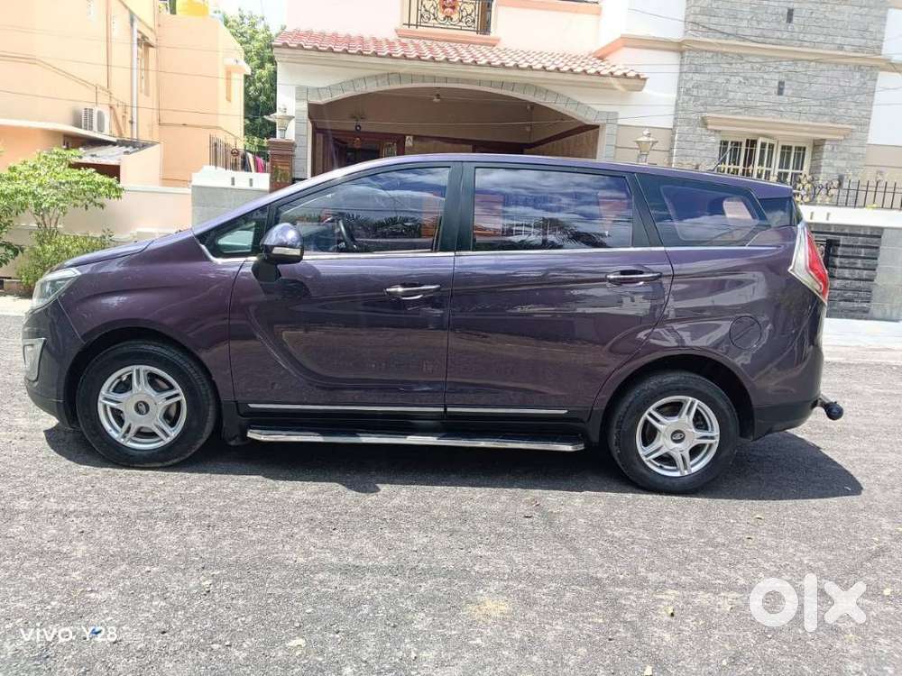 Mahindra Marazzo M6, 2019