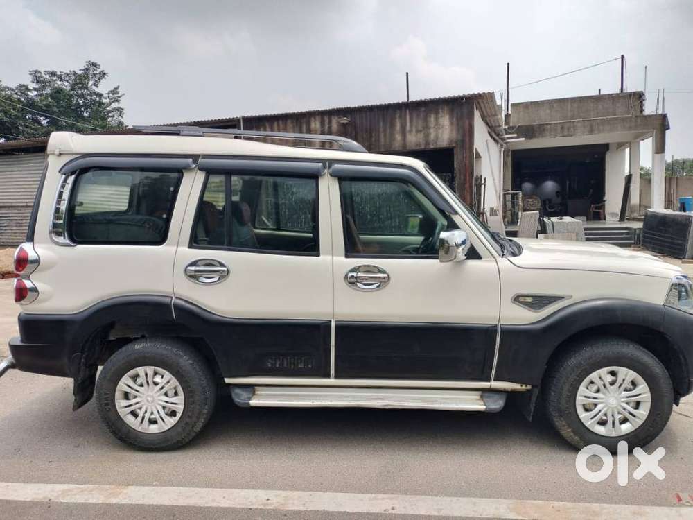 Mahindra Scorpio S3 9 Seater – Good Condition