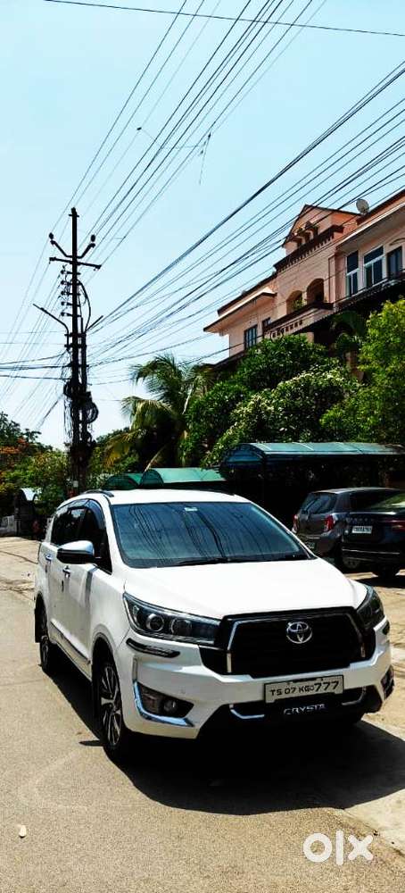 Toyota Innova Crysta, 2023