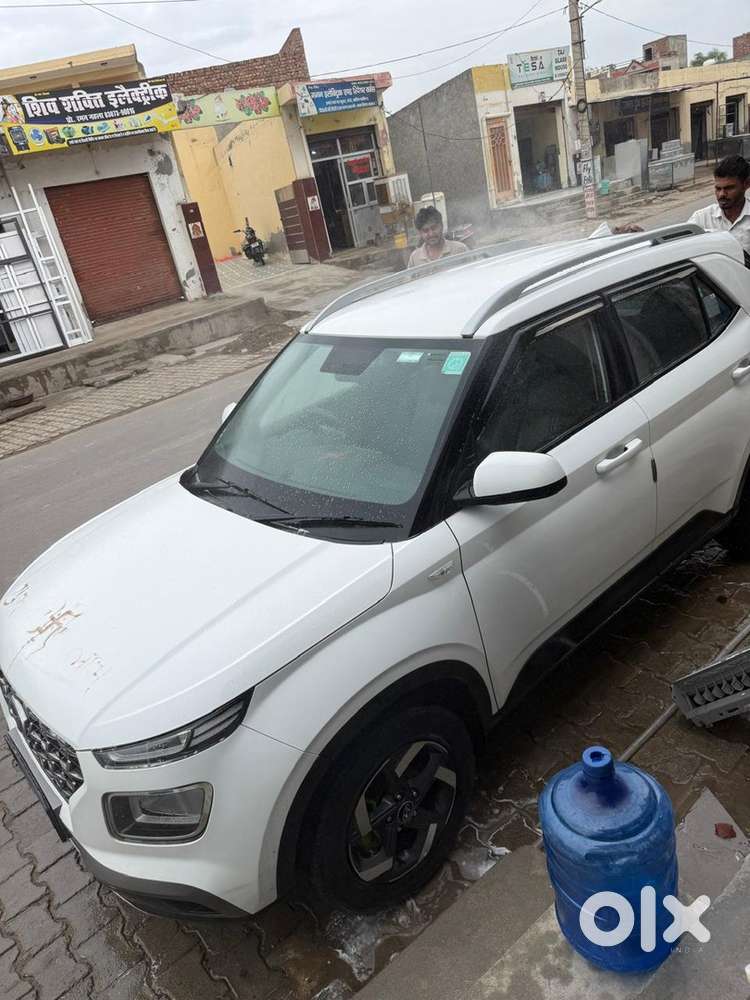 Hyundai Venue Petrol 2019