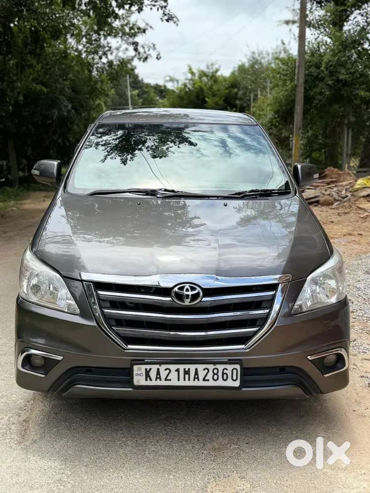 Toyota Innova 2.5 V Diesel 2013