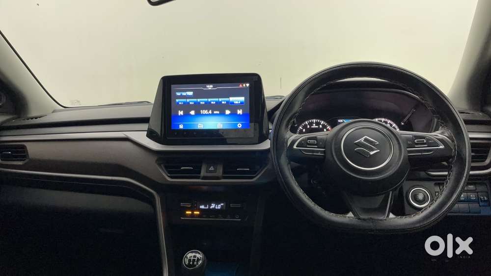 Maruti Suzuki Brezza 1.5 Zxi At Smart Hybrid Dual Tone, 2023, Petrol