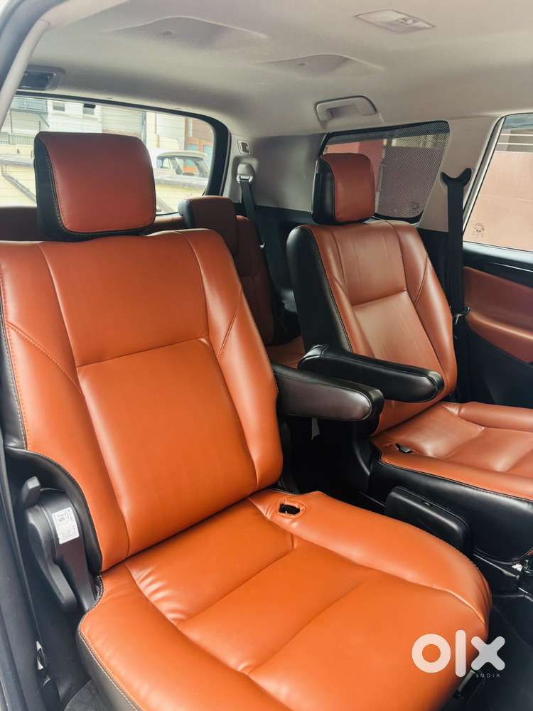Toyota Innova Crysta 2.7v Mt, 2024, Diesel