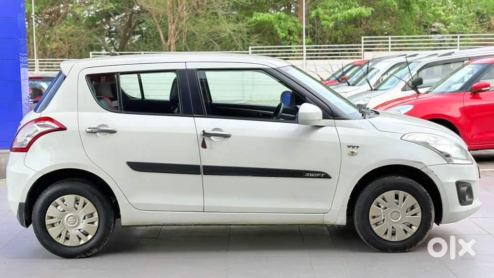 Maruti Suzuki Swift 1.2 Lxi (o), 2015, Petrol