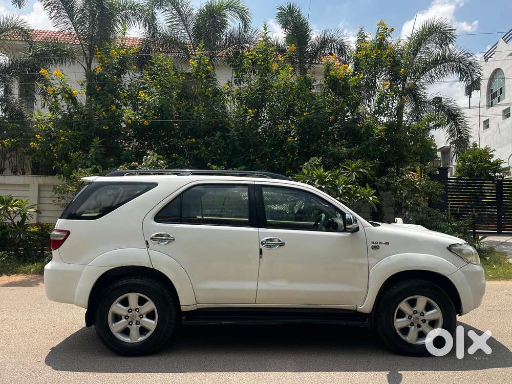 Toyota Fortuner 3.0 4x4 Manual, 2011, Diesel