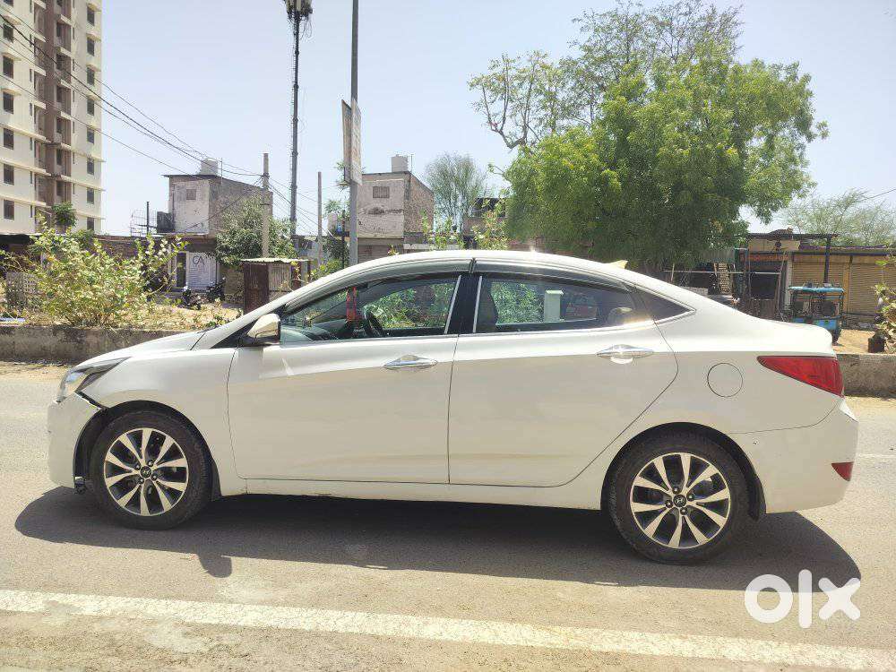 Hyundai Verna 1.6 Sx Crdi (o) At, 2015, Diesel