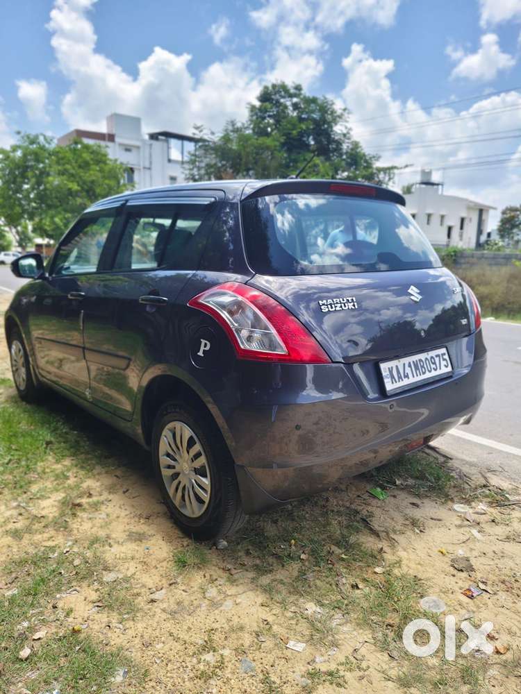 Maruti Suzuki Swift Vxi + Manual, 2017, Petrol