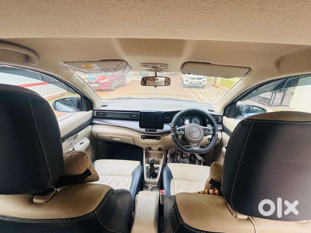 Toyota Rumion V Mt, 2023, Petrol