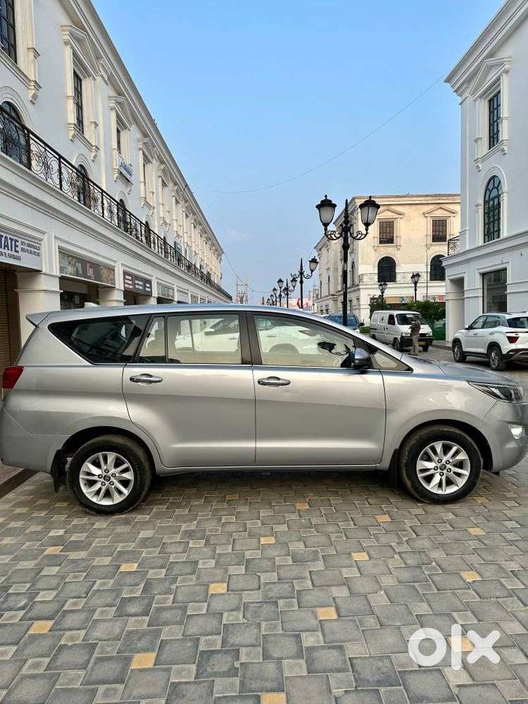 Toyota Innova Crysta 2.4 V 8 Str, 2017, Diesel