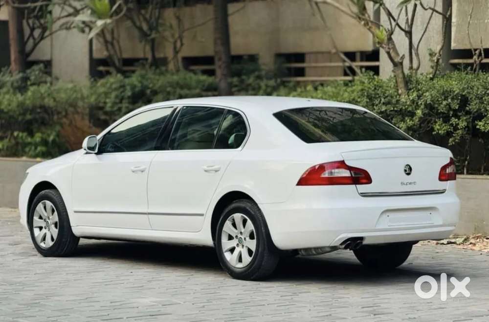Skoda Superb, 2011, Petrol