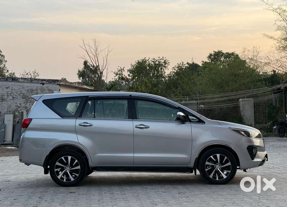Toyota Innova Crysta [2020-ongoing] 2.4 Zx 7 Str, 2022, Diesel