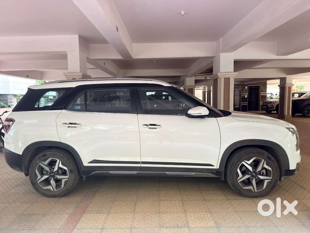 Alcazar 2023 1.5 Turbo Petrol - Like New