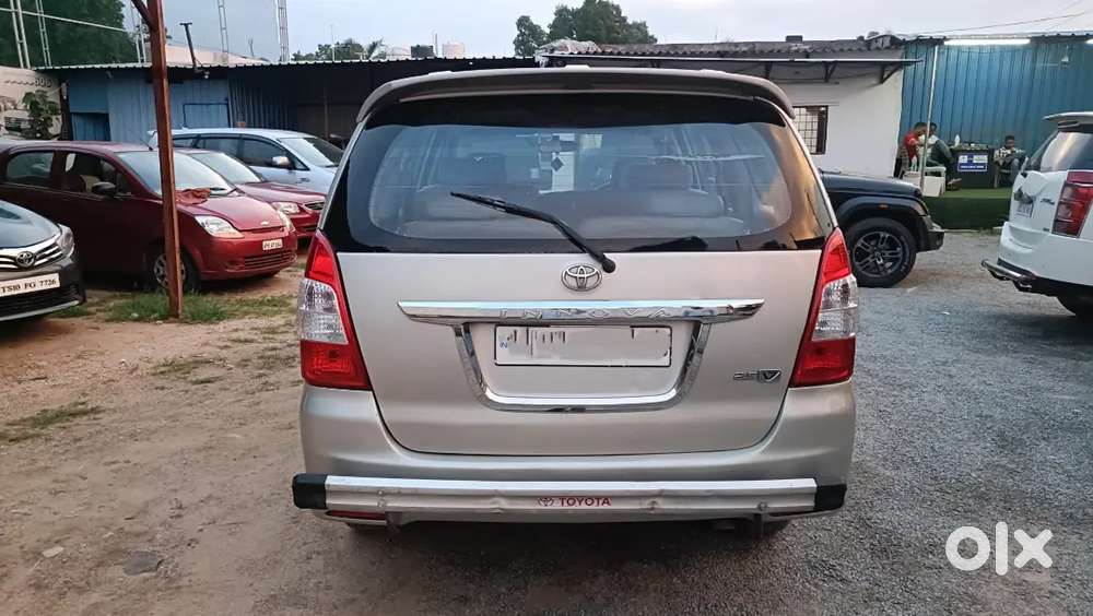 Toyota Innova 2.5 V Diesel Model 2013
