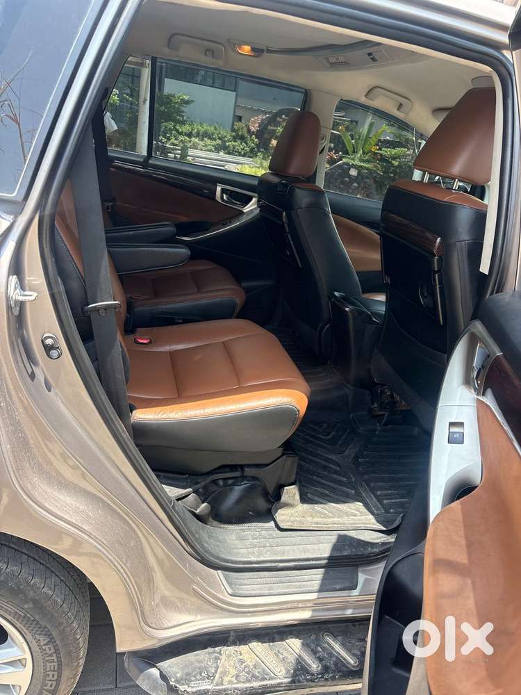 Toyota Innova Crysta 2.8z Automatic, 2017, Diesel