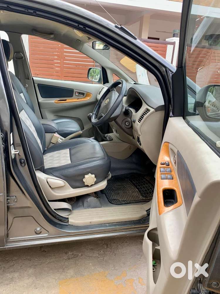 Toyota Innova 2.5 V 7 Str, 2011, Diesel