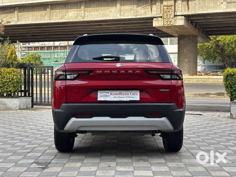 Maruti Suzuki Brezza 1.5 Zxi At Smart Hybrid Dual Tone, 2022, Petrol