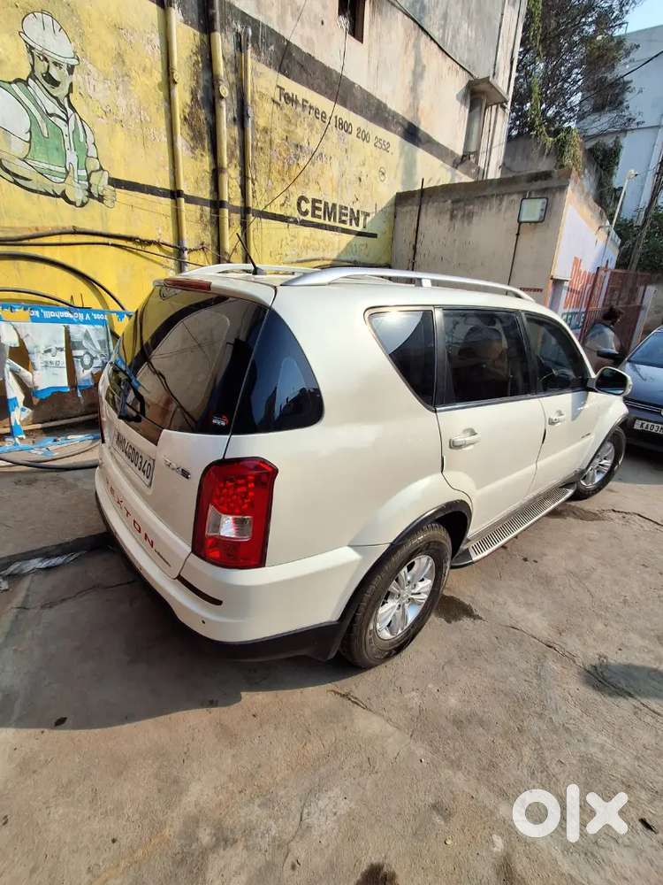 Mahindra Rexton 2013