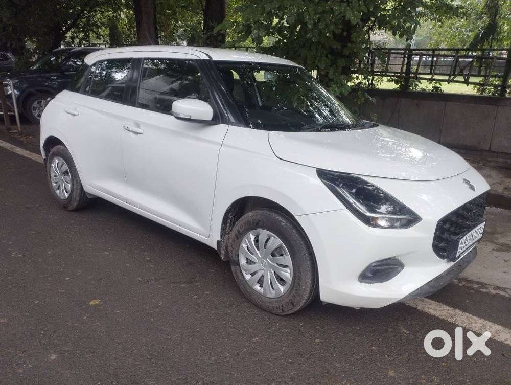 Maruti Suzuki Swift Vxi Optional, 2025, Petrol