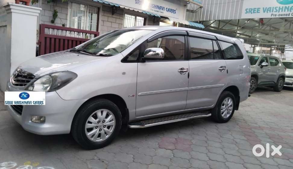 Toyota Innova 2004-2011 2.5 V Diesel 8-seater, 2011, Diesel
