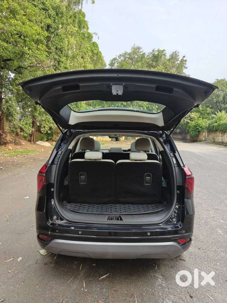 Mahindra Xuv700 2.0 Ax 7 Petrol At Str, 2024, Petrol
