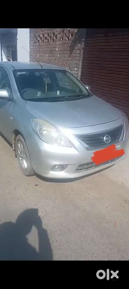 Nissan Sunny 2012