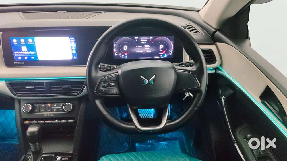 Mahindra Xuv700 2.2 Ax 5 Diesel At 7 Str, 2022, Diesel