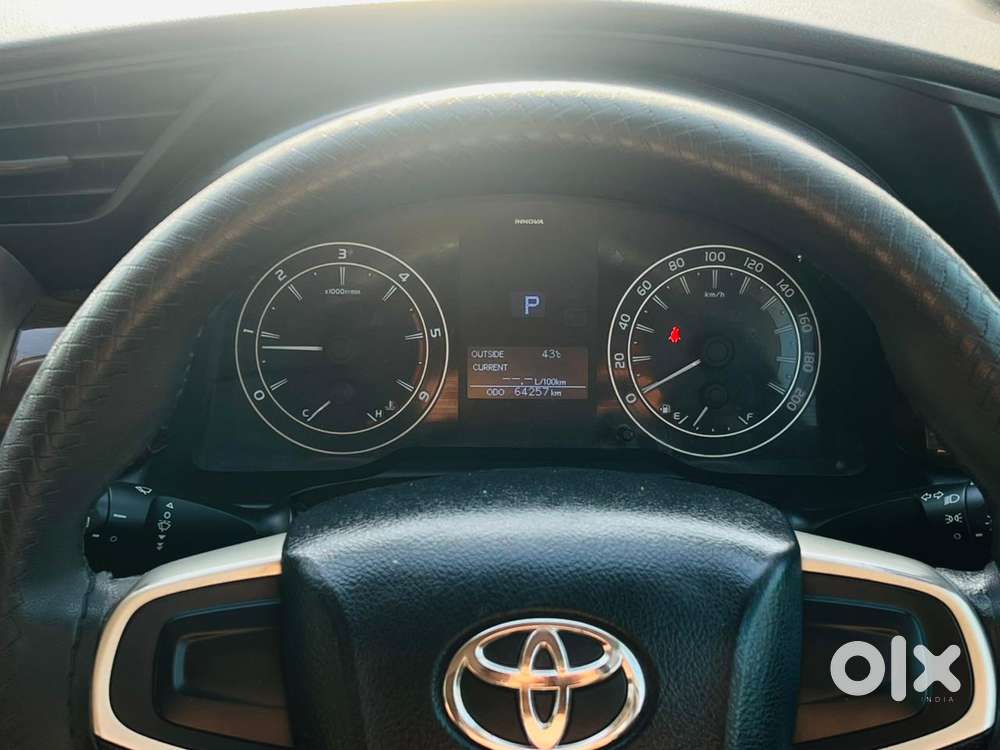 Toyota Innova Crysta 2.8 Gx At, 2016, Petrol
