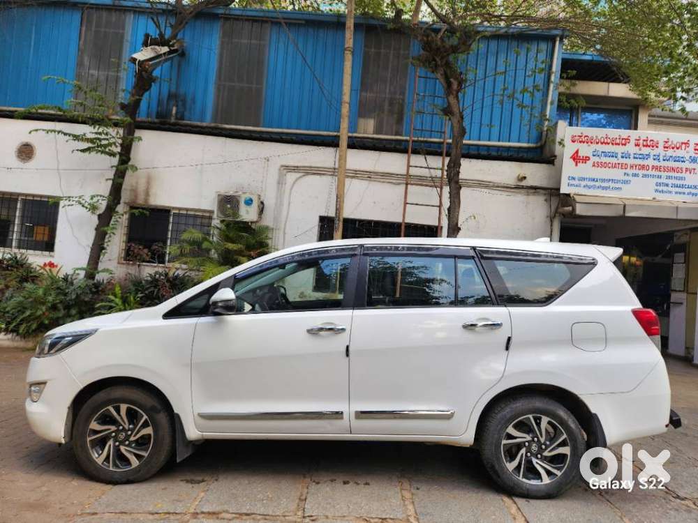 Toyota Innova Crysta 2.4 G Mt, 2022, Diesel