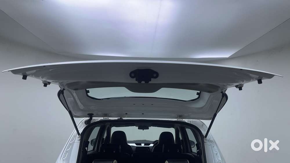 Renault Triber Rxz, 2022, Petrol