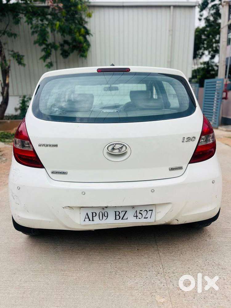 Hyundai I20 Sportz 1.4 Crdi 6 Speed Bs-iv, 2010, Diesel