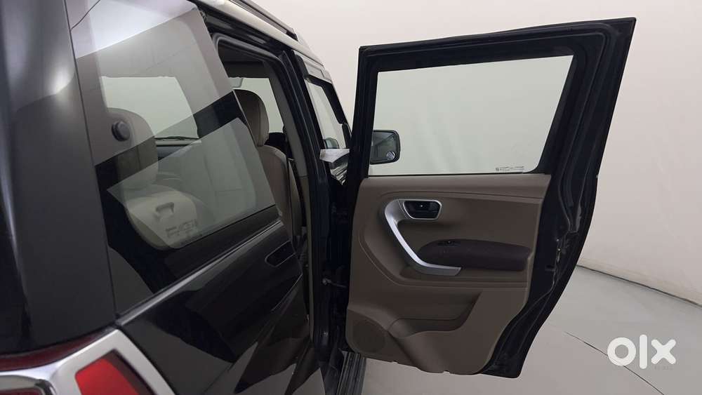 Mahindra Tuv 300 T8, 2016, Diesel