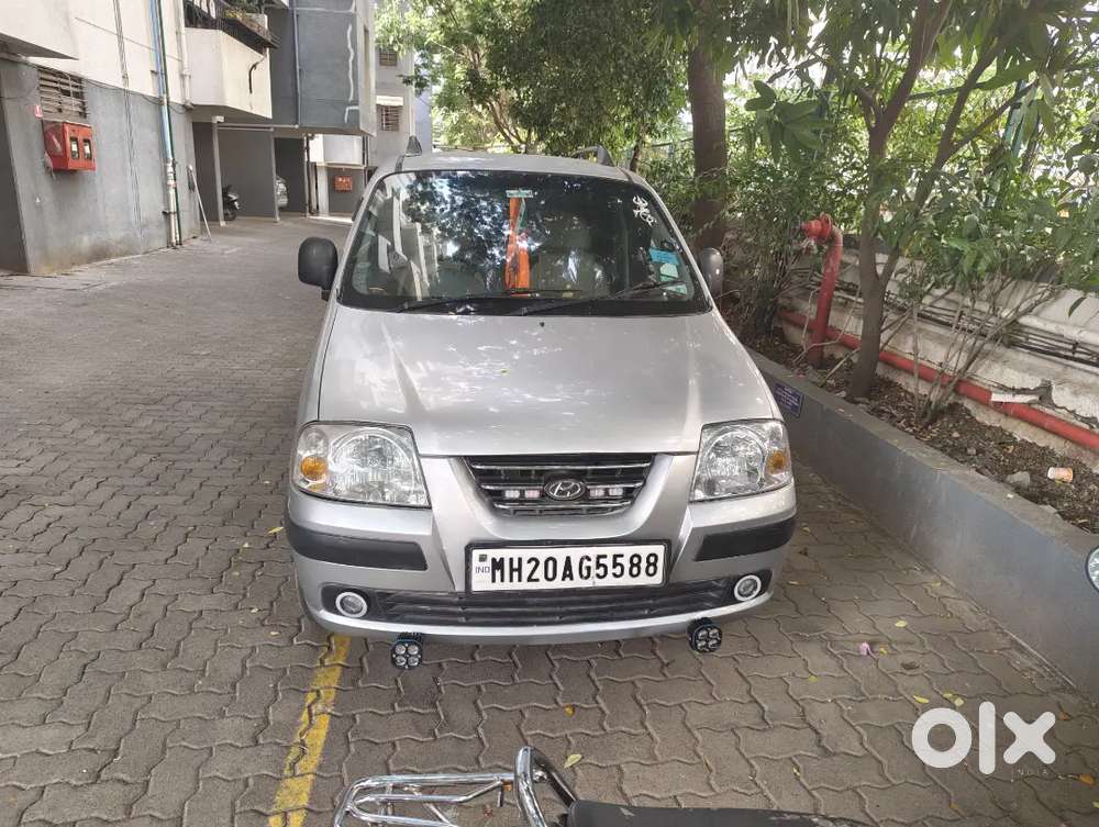 गाडी चालु आहे गाडीचे दोन टायर नवीन आहेत साऊंड सिस्टीम आहे